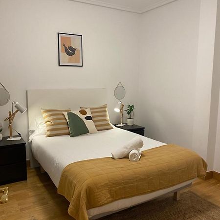 Apartamento Amplio y Central a pie de Playa la Concha San Sebastián Exterior foto